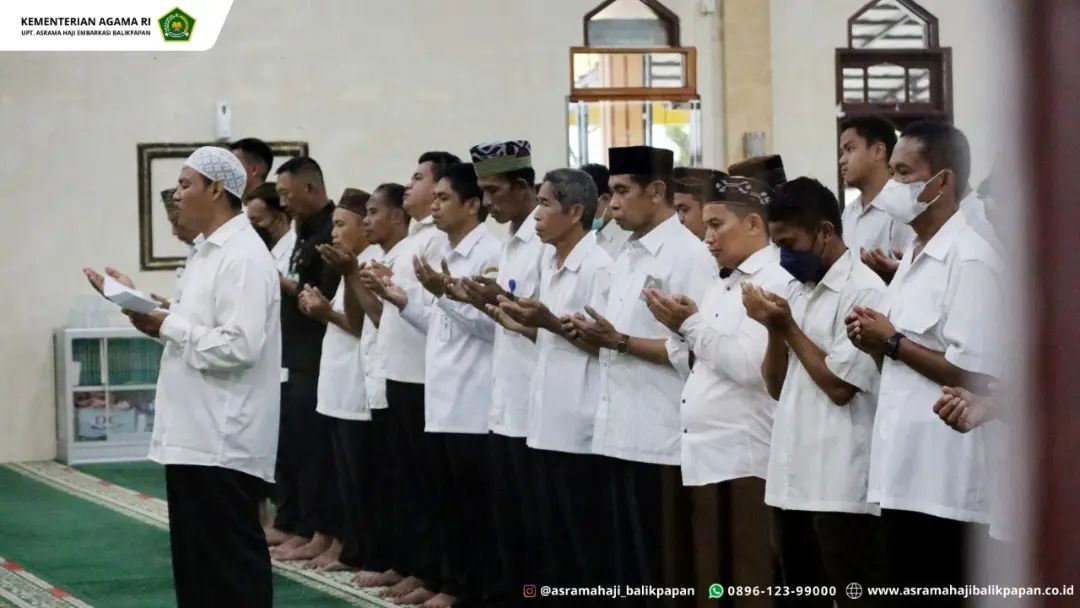 UPT. Asrama Haji Embarkasi Balikpapan Adakan Sholat Ghaib